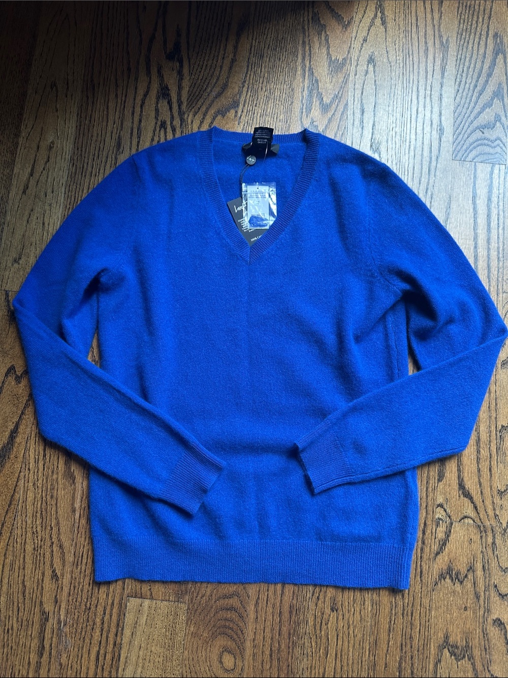 Lord & Taylor Men's V-Neck Sweater in Royal Blue